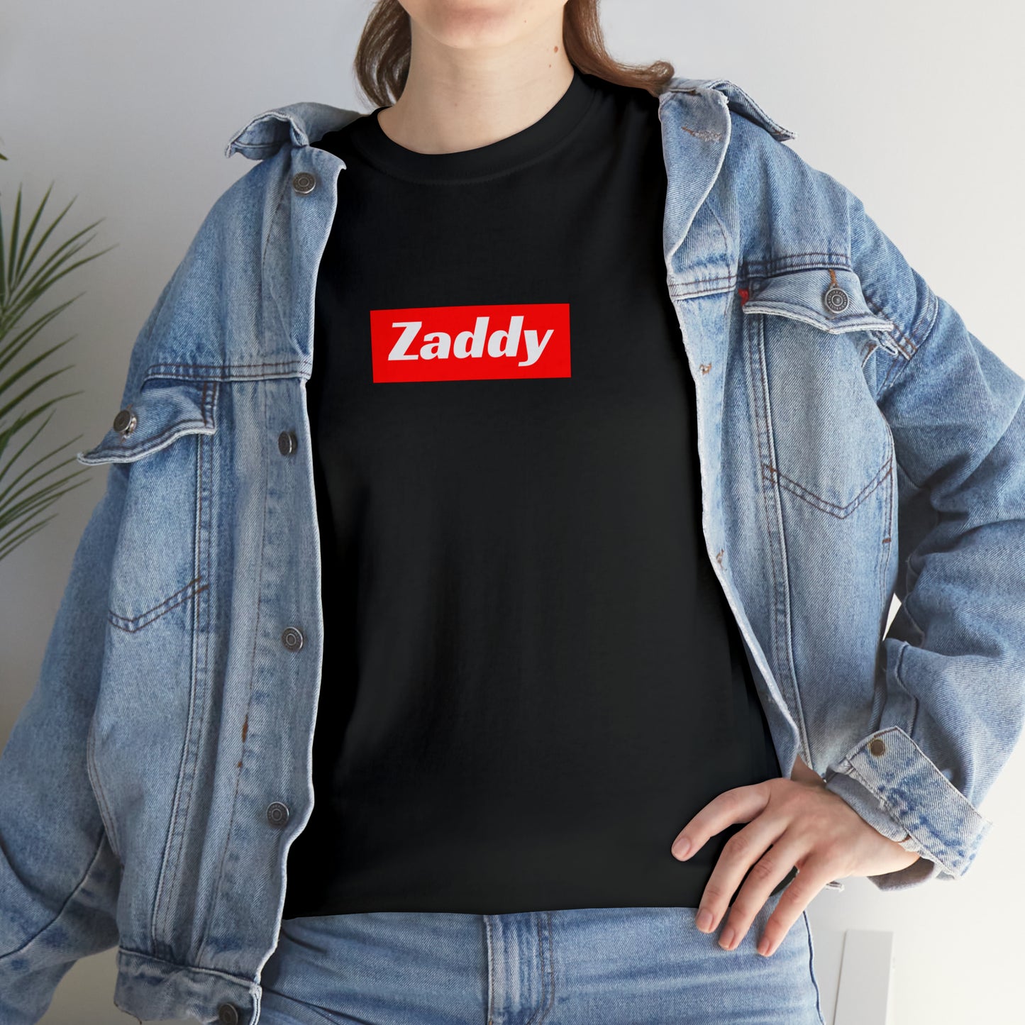 Zaddy, Tee