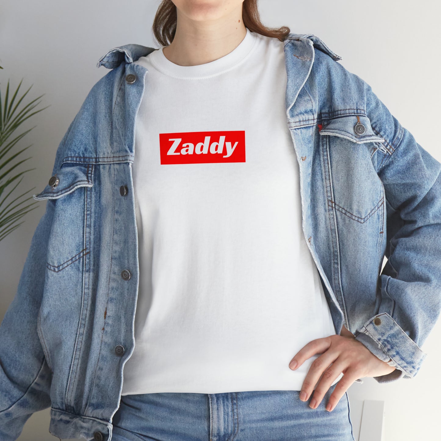 Zaddy, Tee