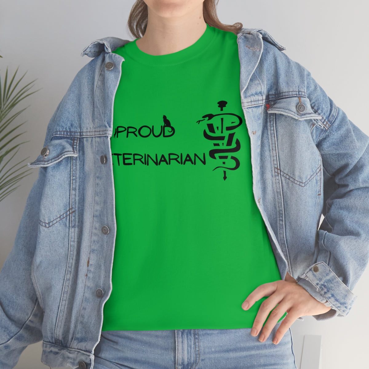 "Proud veterinarian" Tee