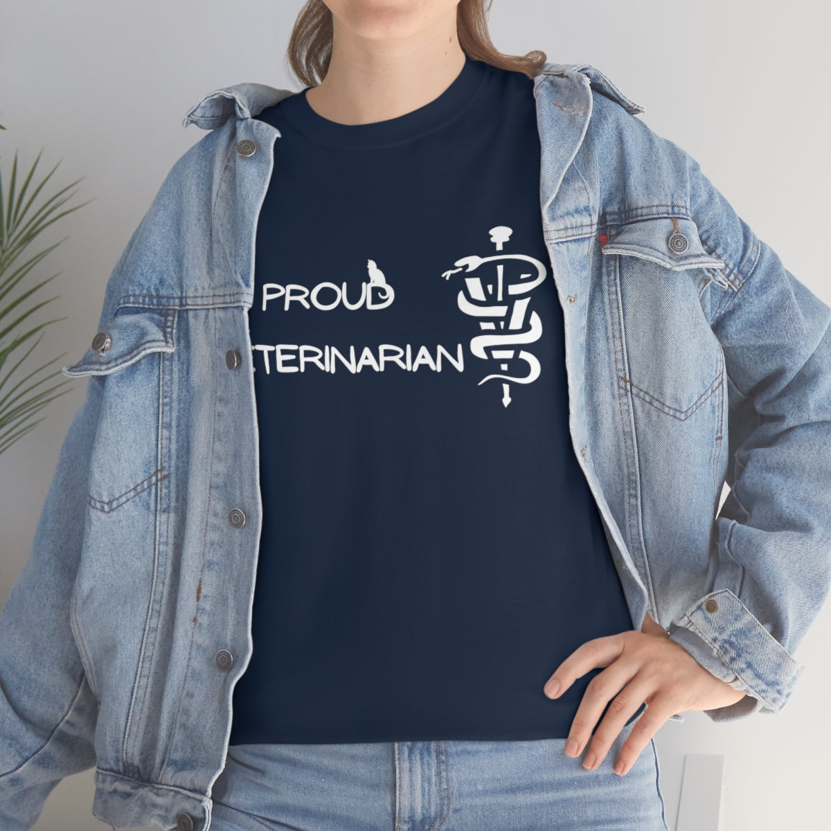 "Proud veterinarian" Tee