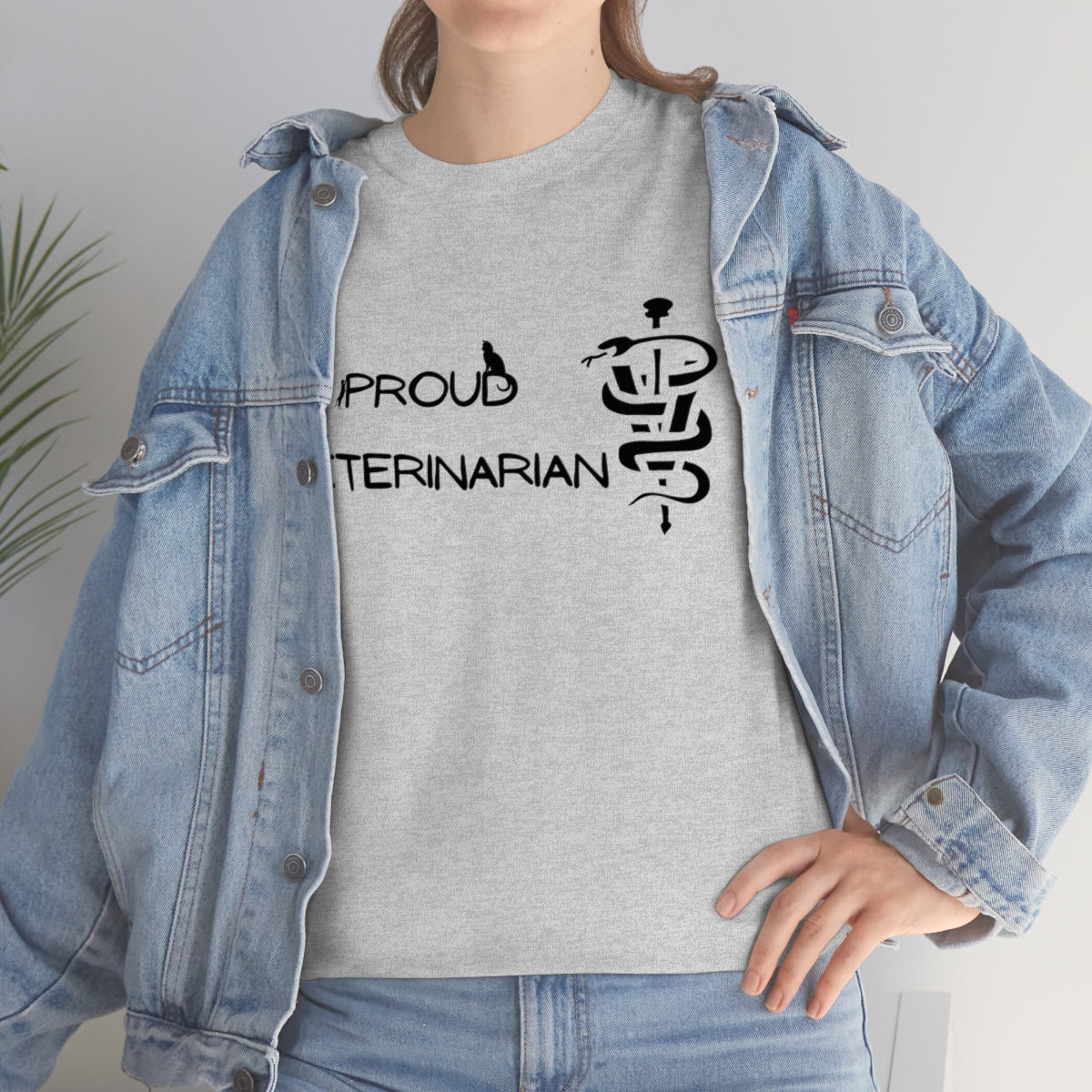 "Proud veterinarian" Tee