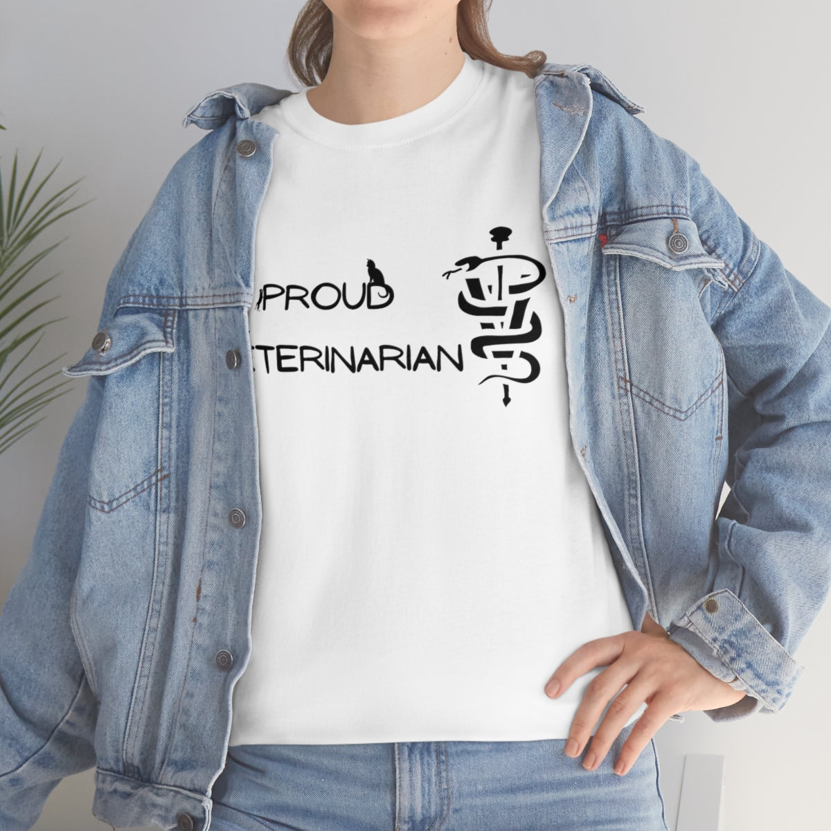 "Proud veterinarian" Tee