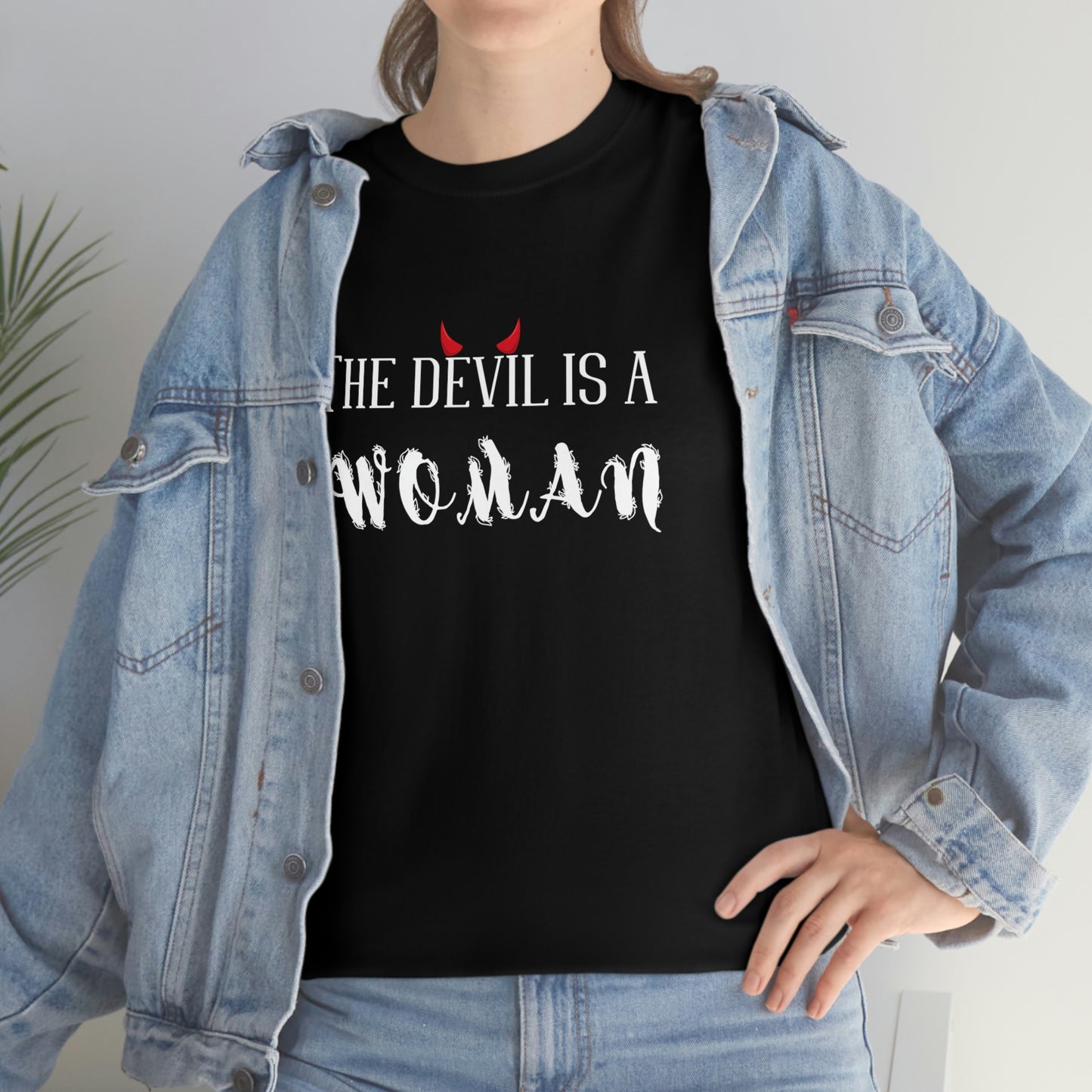 The Devil Is A Woman, Tee