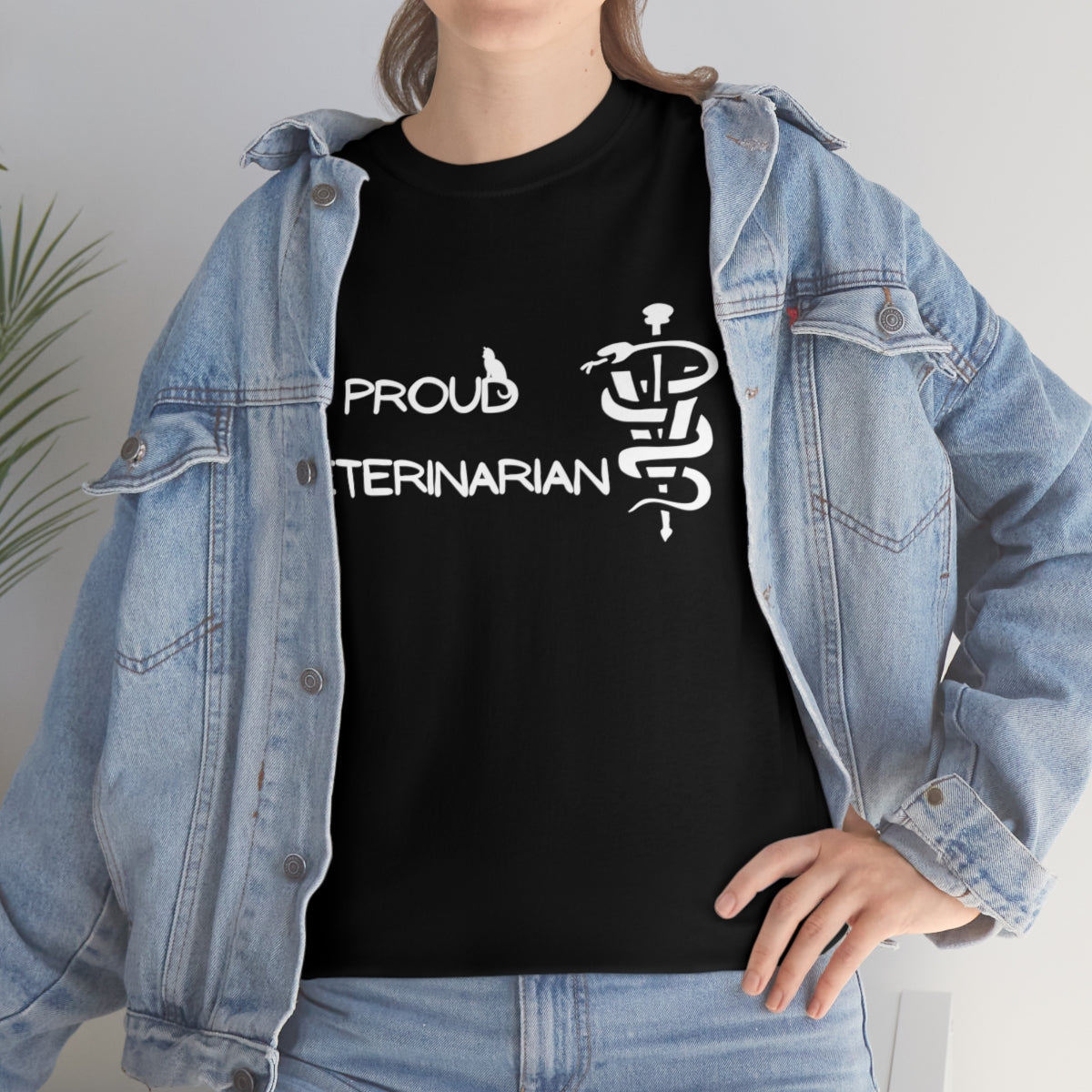 "Proud veterinarian" Tee