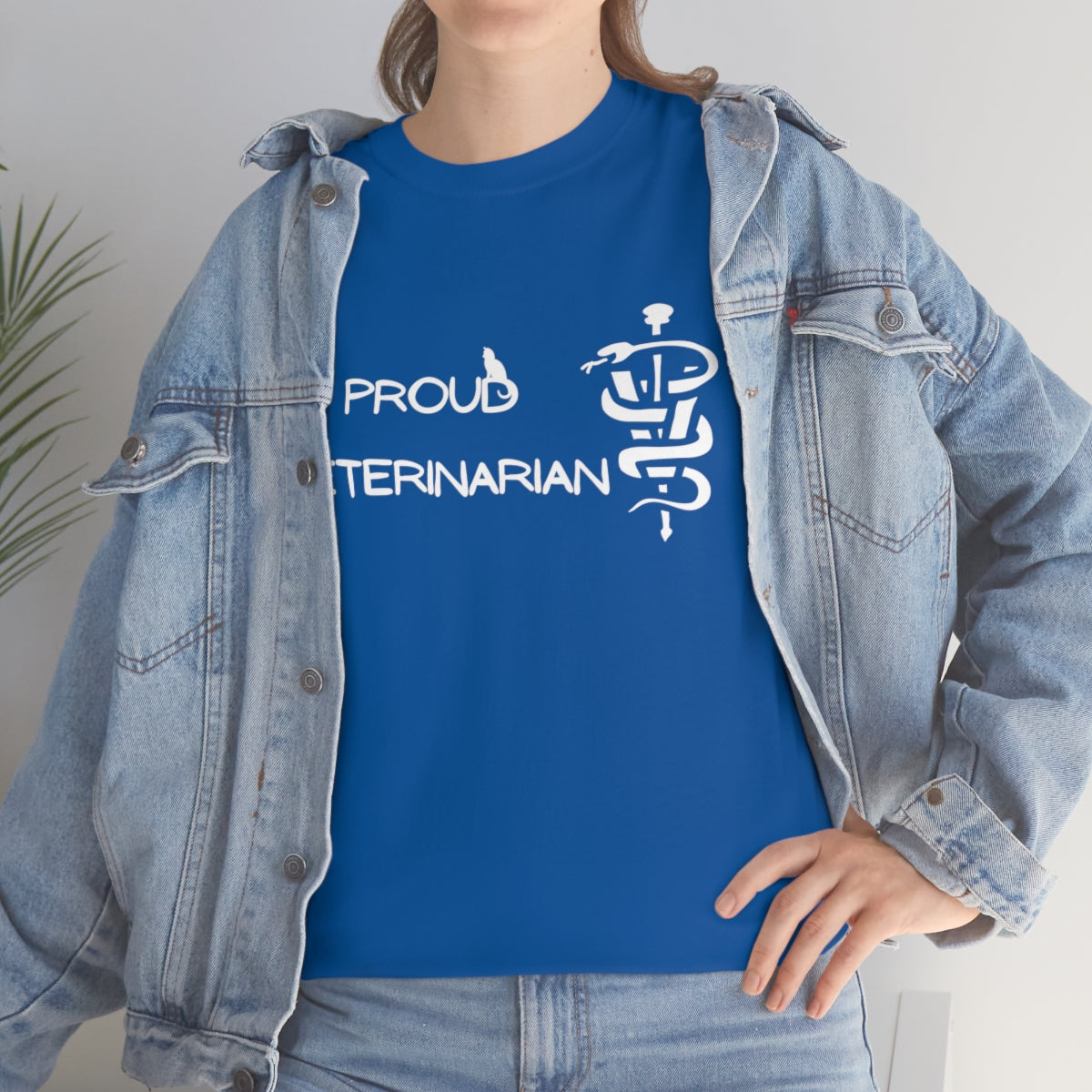 "Proud veterinarian" Tee